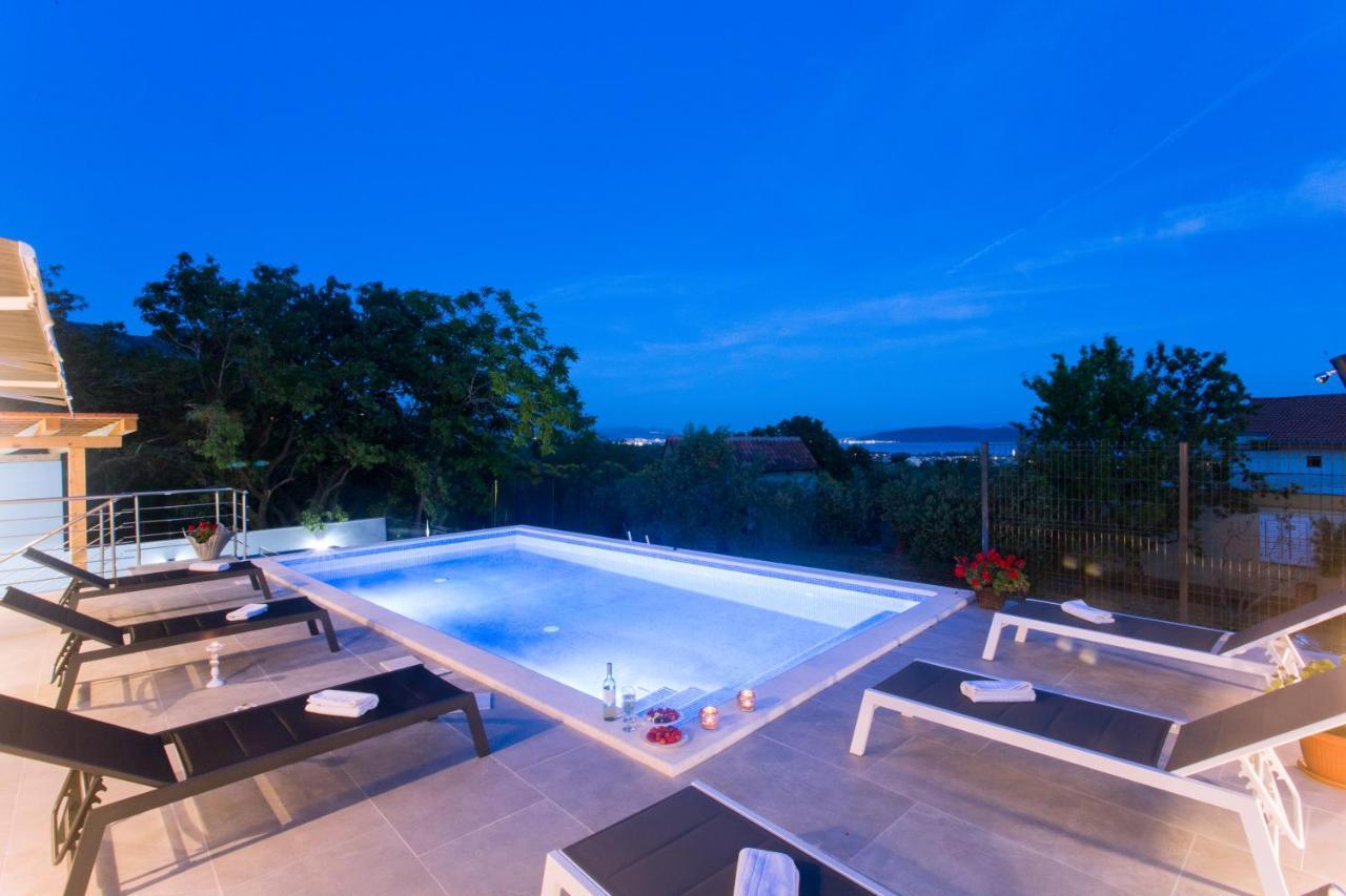 Villa Ivano With Sea&Mountain View Kaštel Stari Kültér fotó
