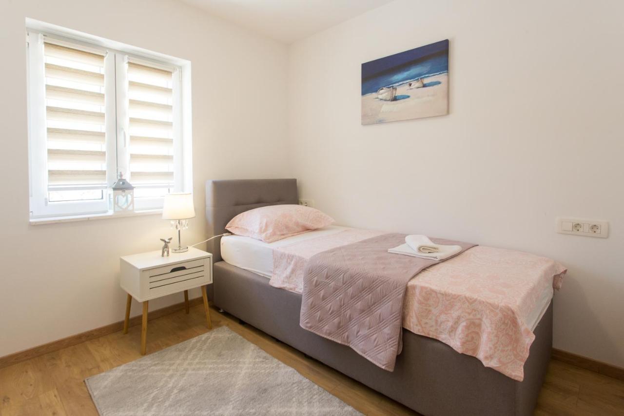 Villa Ivano With Sea&Mountain View Kaštel Stari Kültér fotó