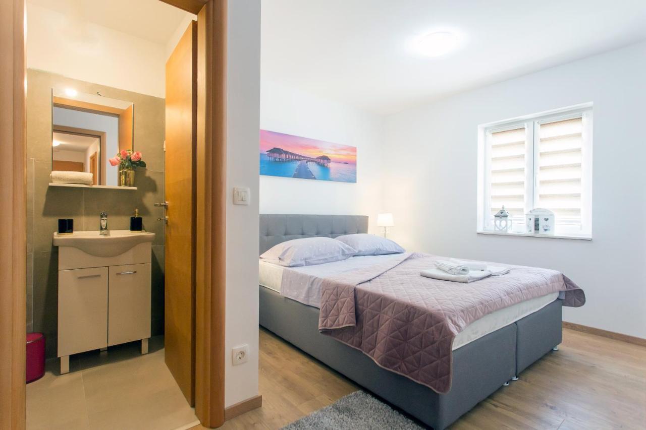 Villa Ivano With Sea&Mountain View Kaštel Stari Kültér fotó